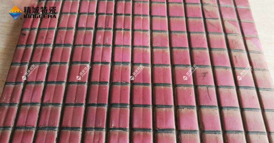 4008云顶集团耐磨陶瓷衬板在圆筒混合机中的利用及成效